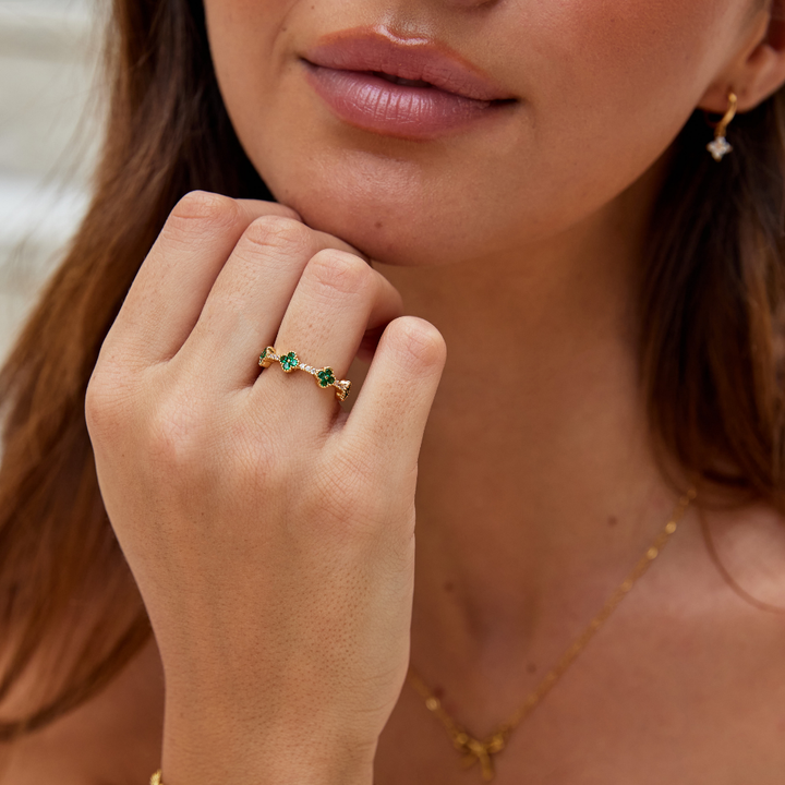 Emerald Clover Ring