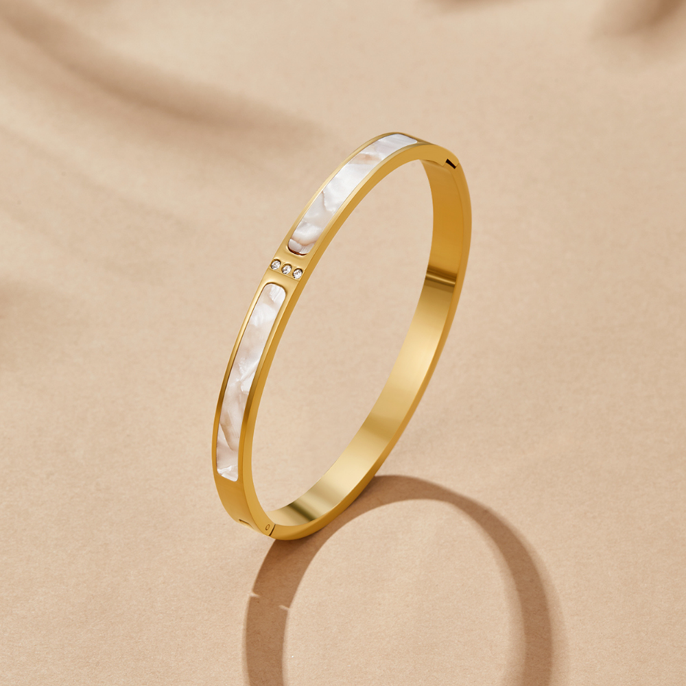Annelise Pearl Bangle