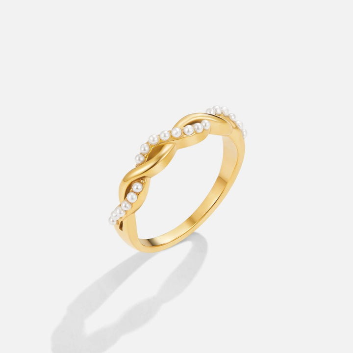 Lumière Twist Pearl Ring