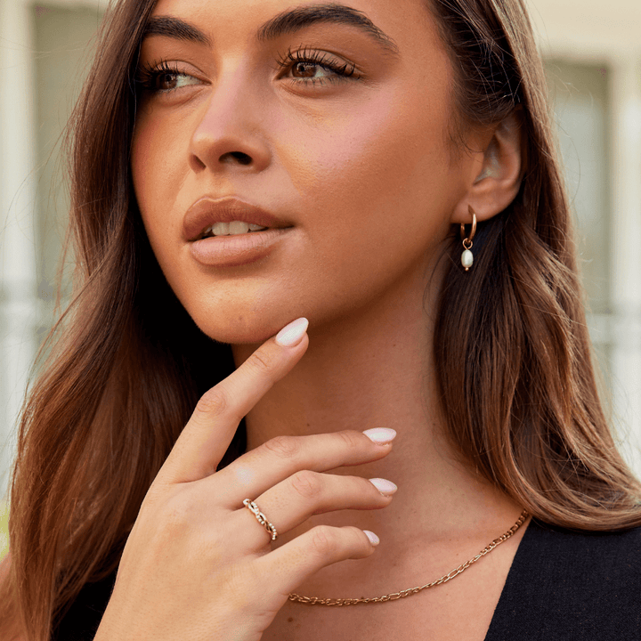 Lumière Twist Pearl Ring