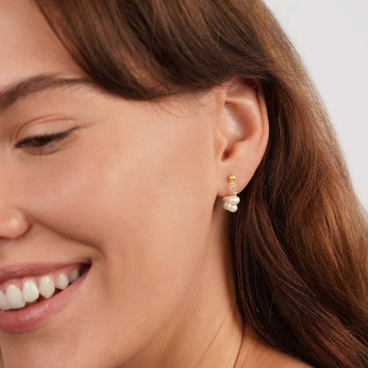 Célia Pearl Hoop Earrings