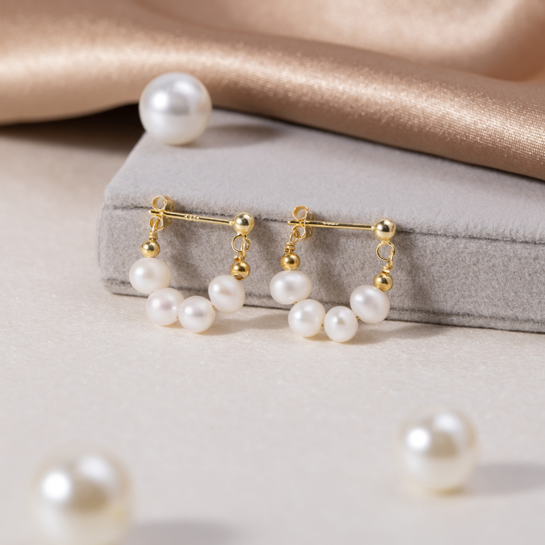 Célia Pearl Hoop Earrings