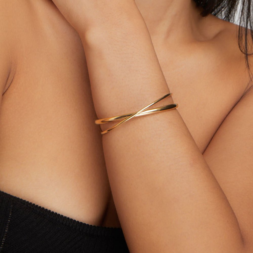Estelle Crossover Cuff