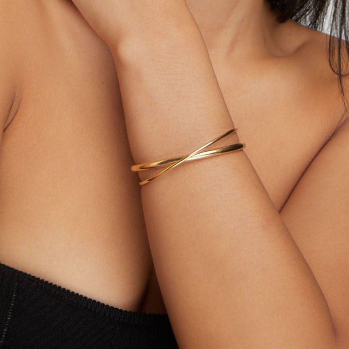 Estelle Crossover Cuff