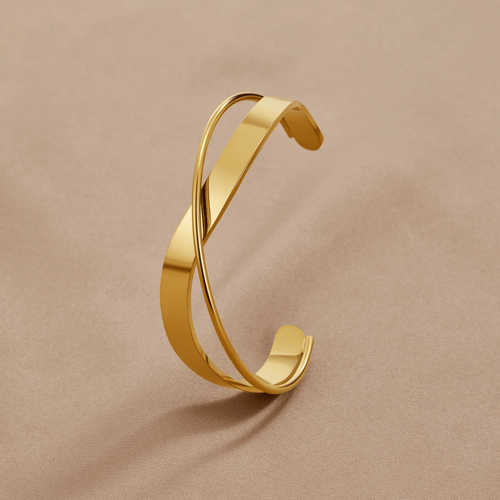 Aveline Twist Cuff