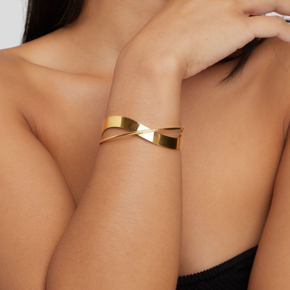 Aveline Twist Cuff