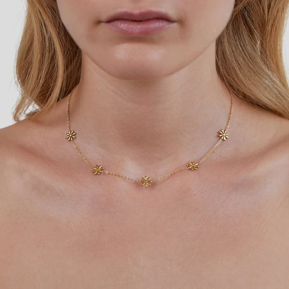 Fleurine Daisy Flower Necklace