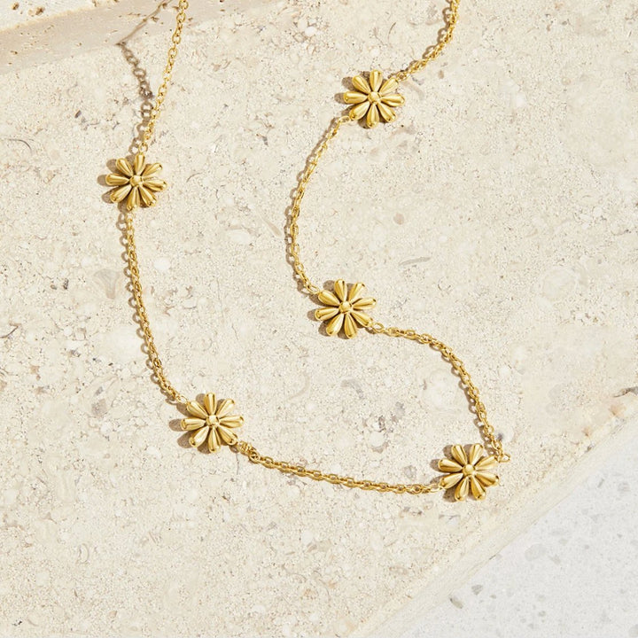 Fleurine Daisy Flower Necklace