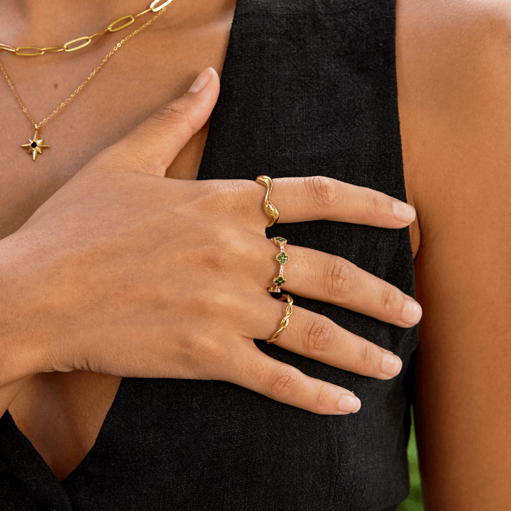 Emerald Clover Ring