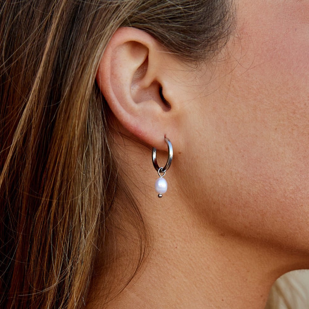 Clémence Pearl Hoop Earrings