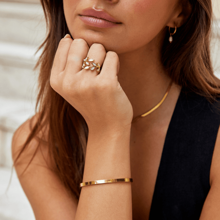 Elara Gold Leaf Ring