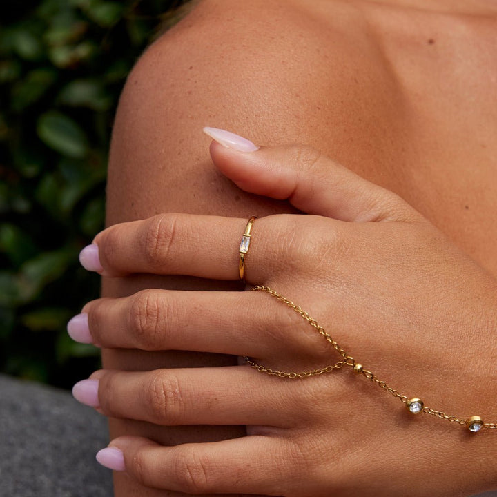 Elara Crystal Ring