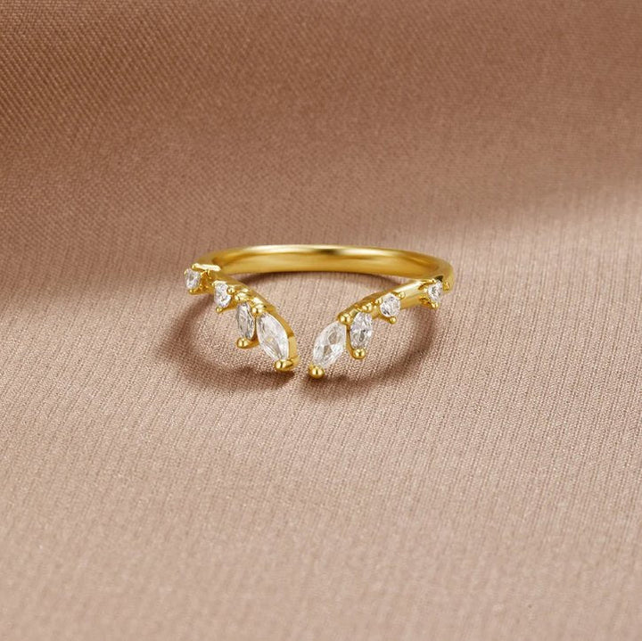 Lily Crystal Vine Ring