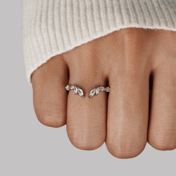 Celeste Silver Leaf Ring