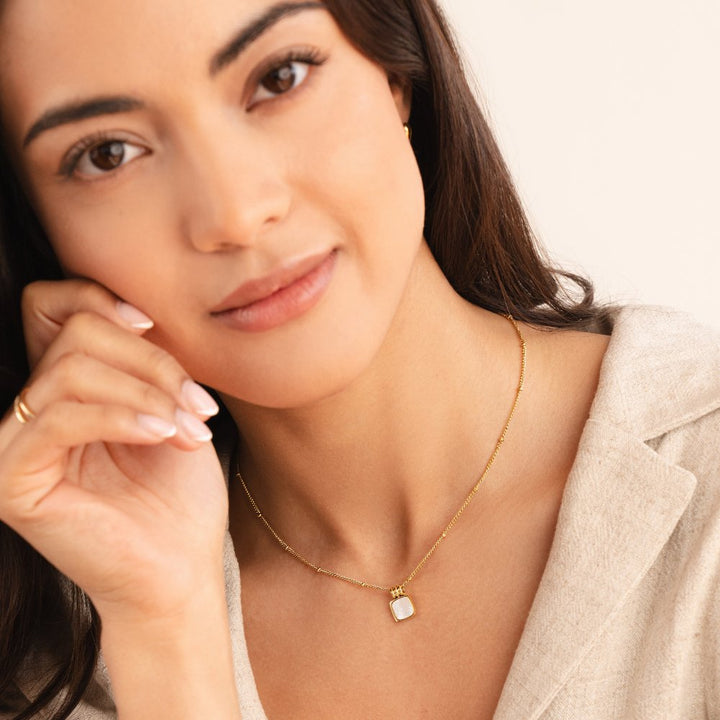 Elowen Shell Pendant Necklace