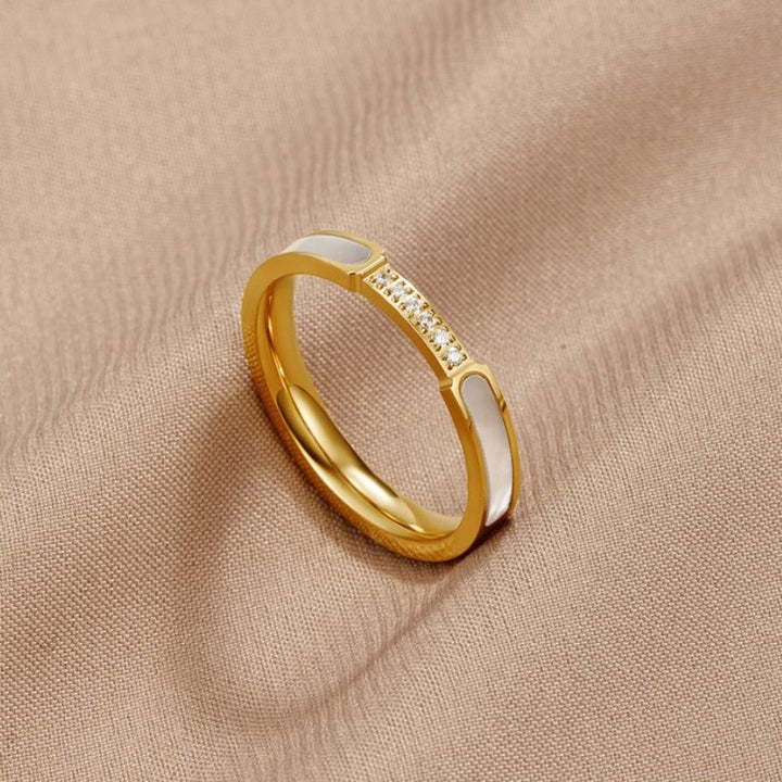 Elara Pearl Glow Ring