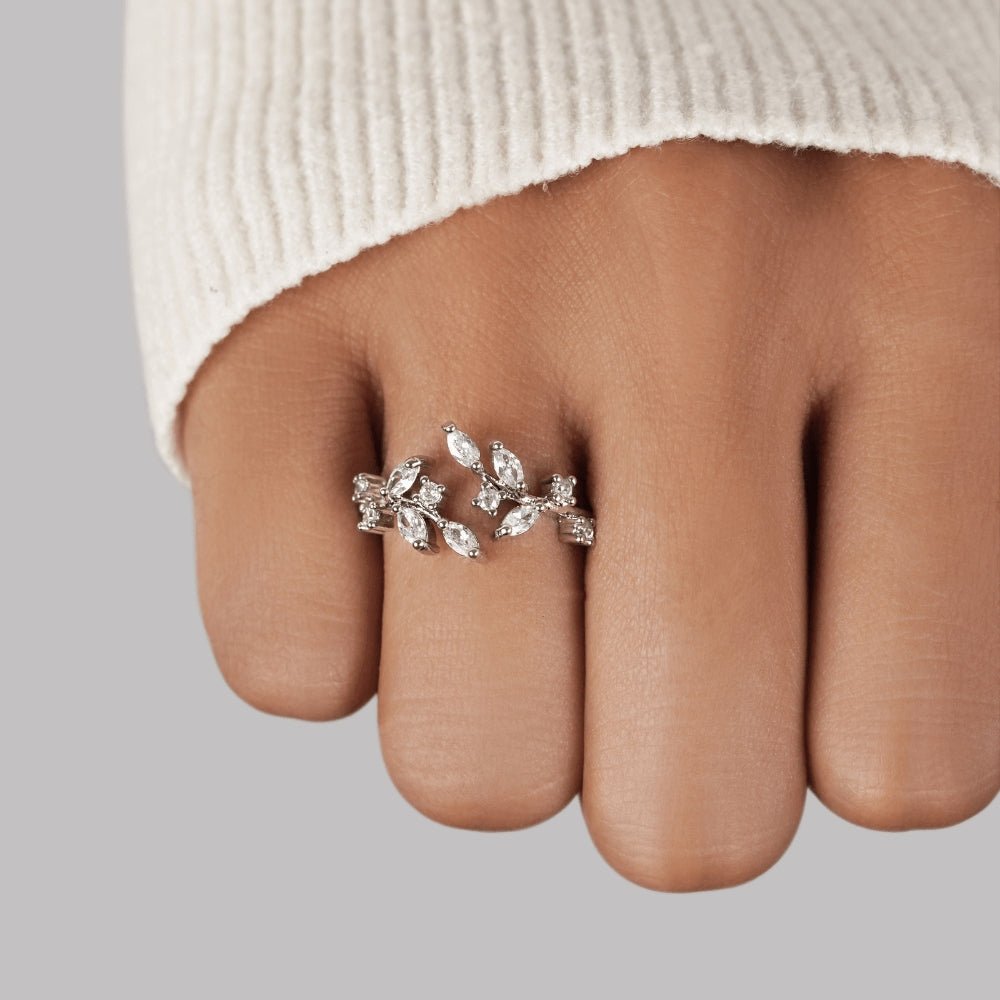 Lumière Silver Vine Ring
